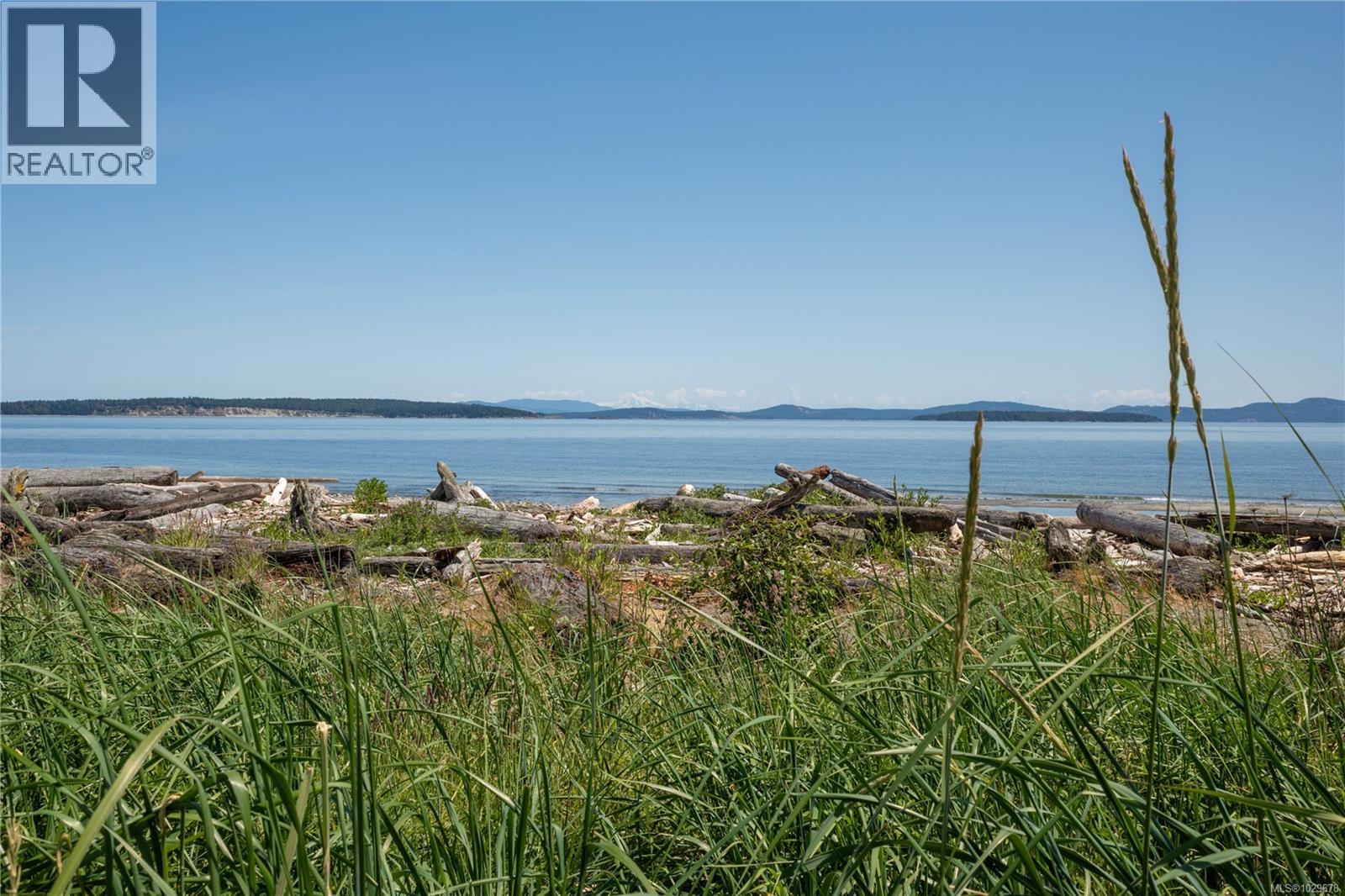  7003 Beach View Court, Central Saanich