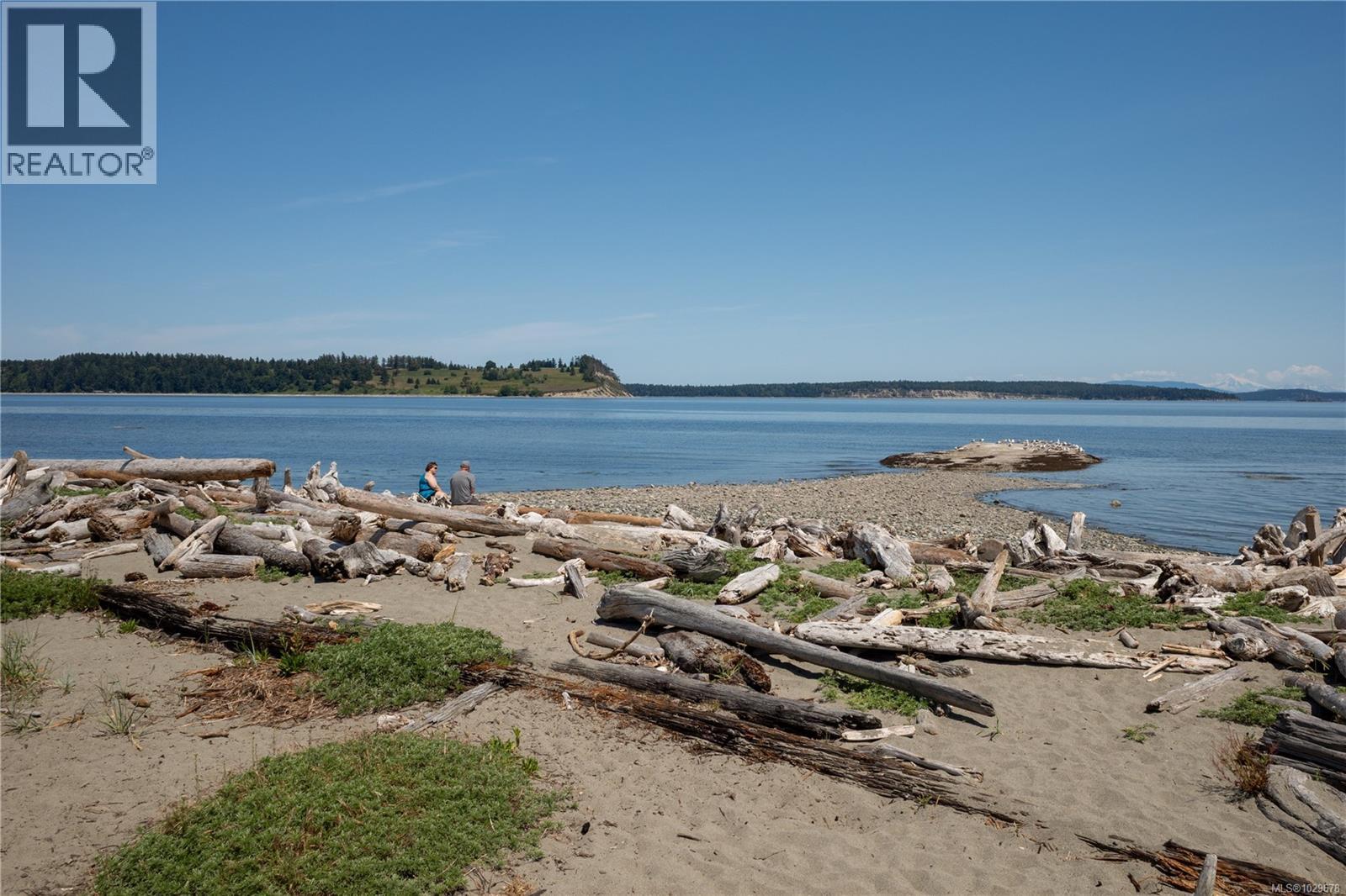  7003 Beach View Court, Central Saanich