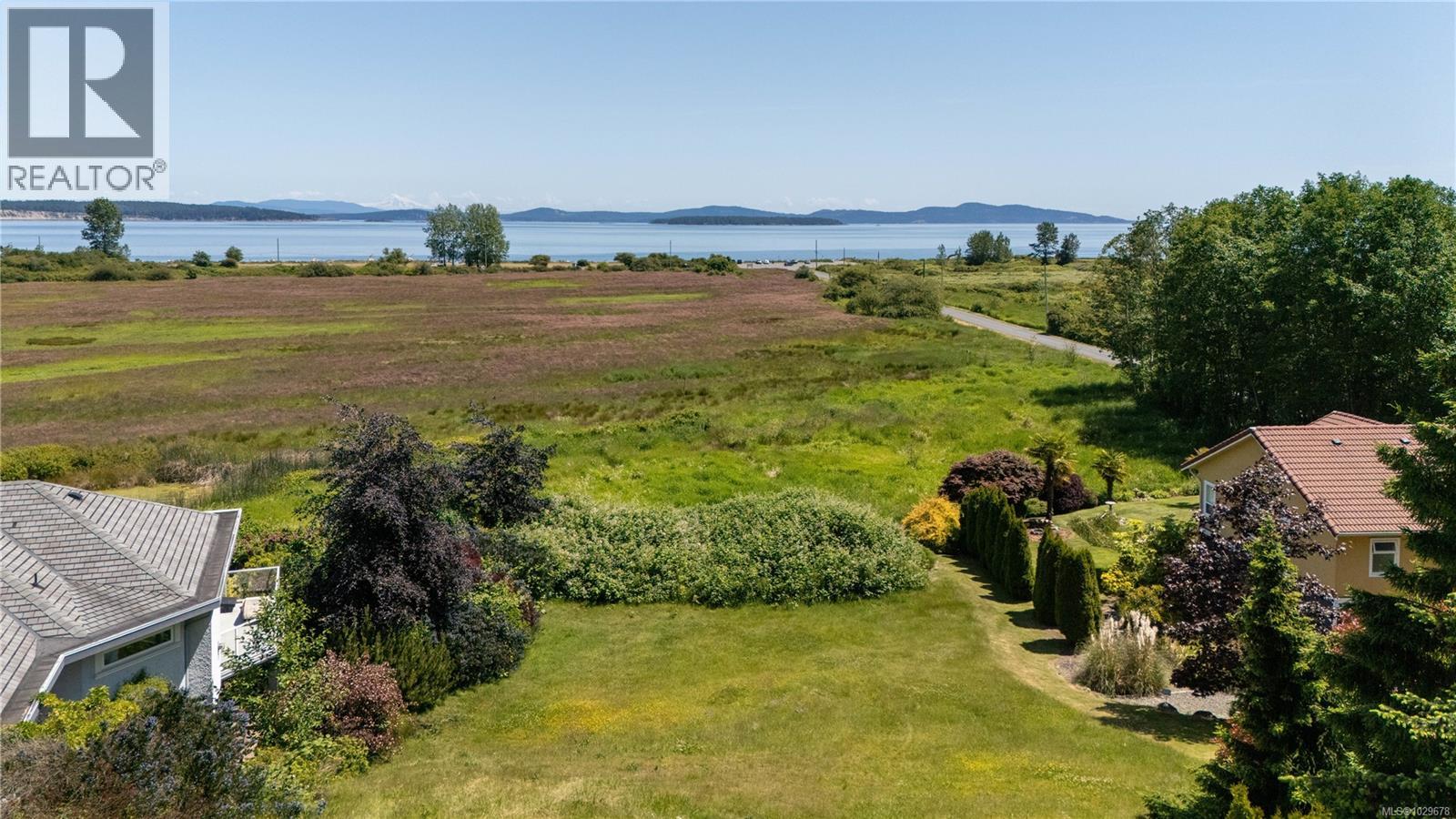  7003 Beach View Court, Central Saanich