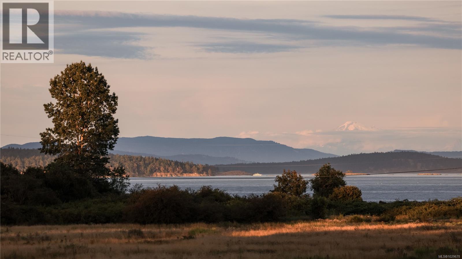  7003 Beach View Court, Central Saanich