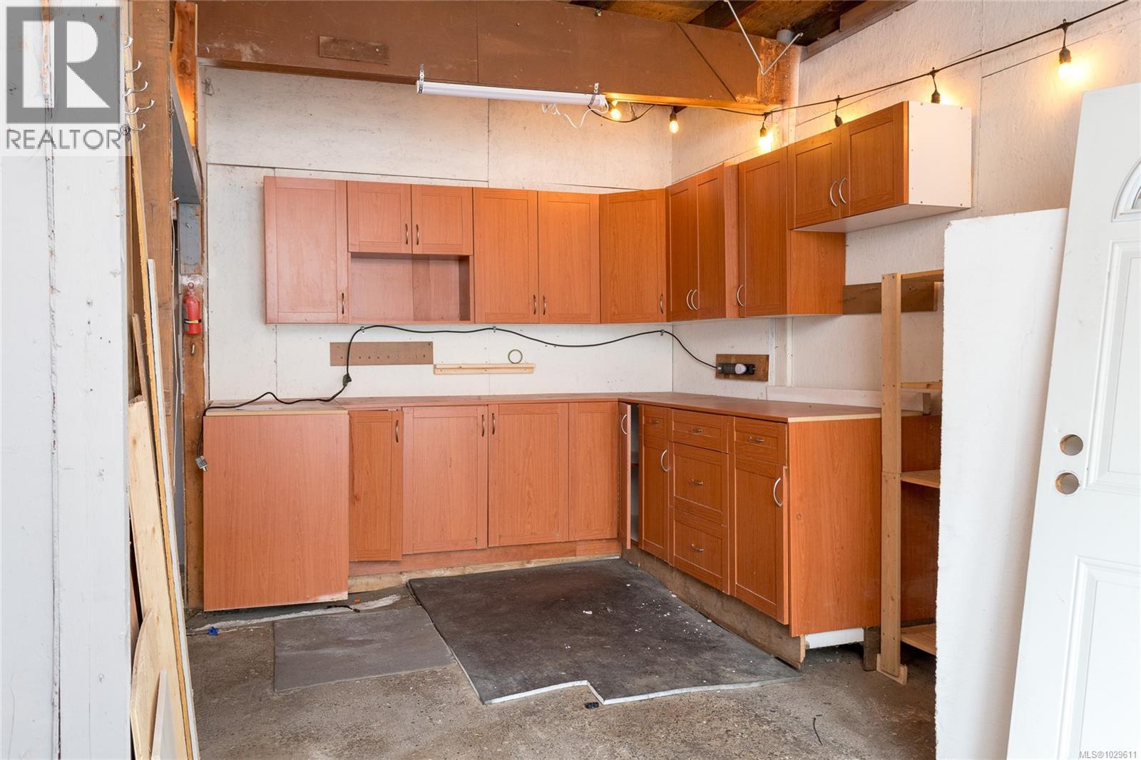 #41 2500 FLORENCE LAKE RD - 19