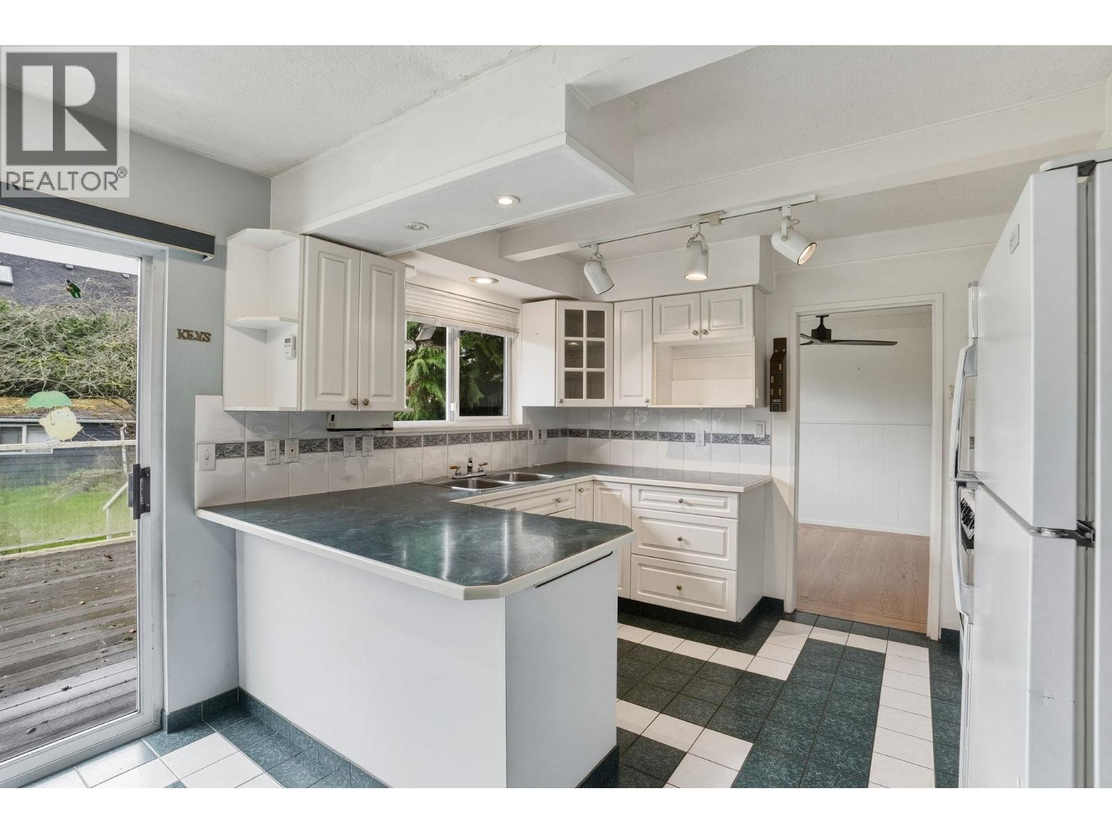 4952 FENTON Drive, Ladner