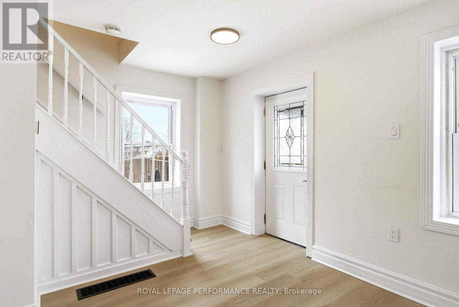 441 ADOLPHUS STREET - 4