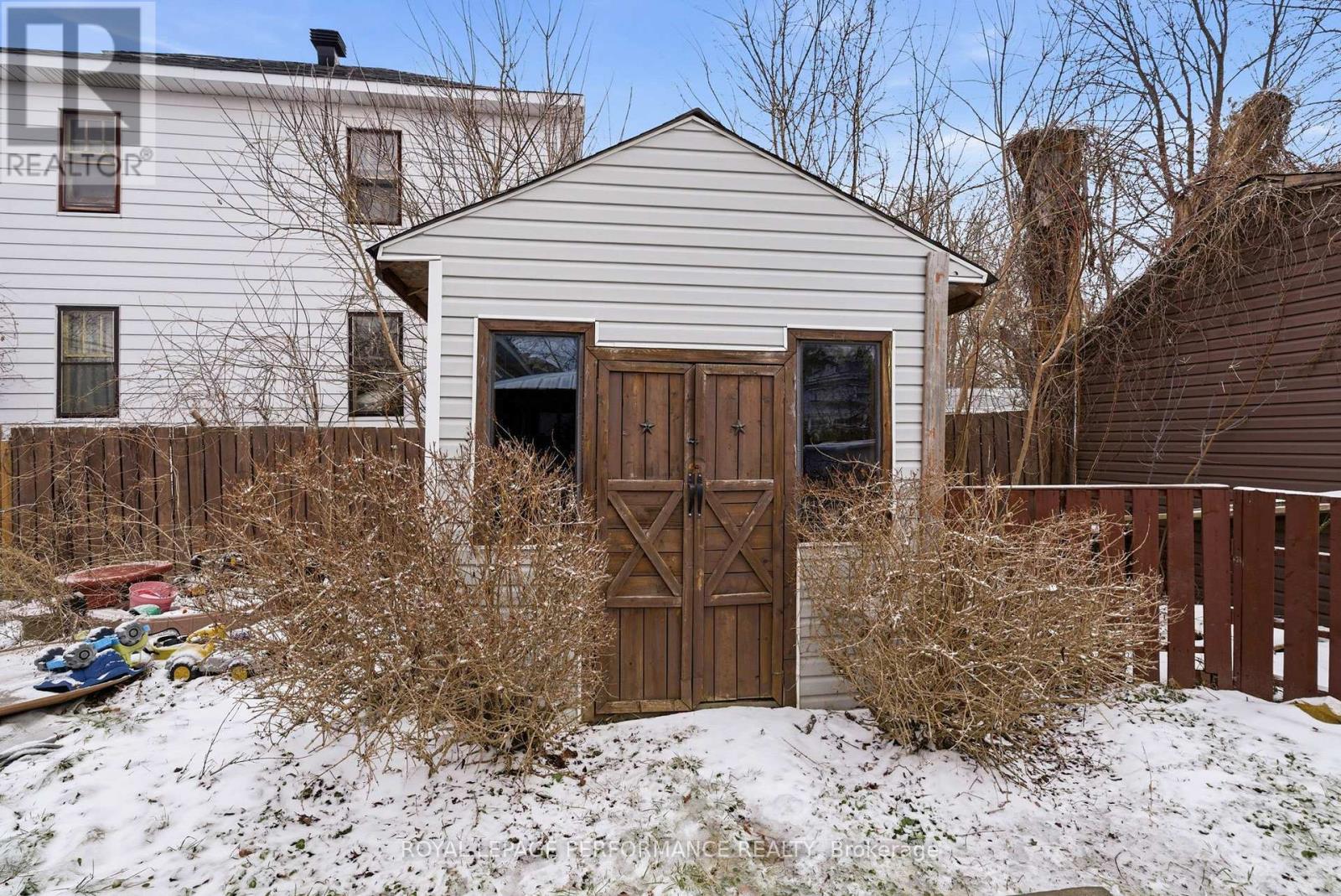 441 ADOLPHUS STREET — photo 40