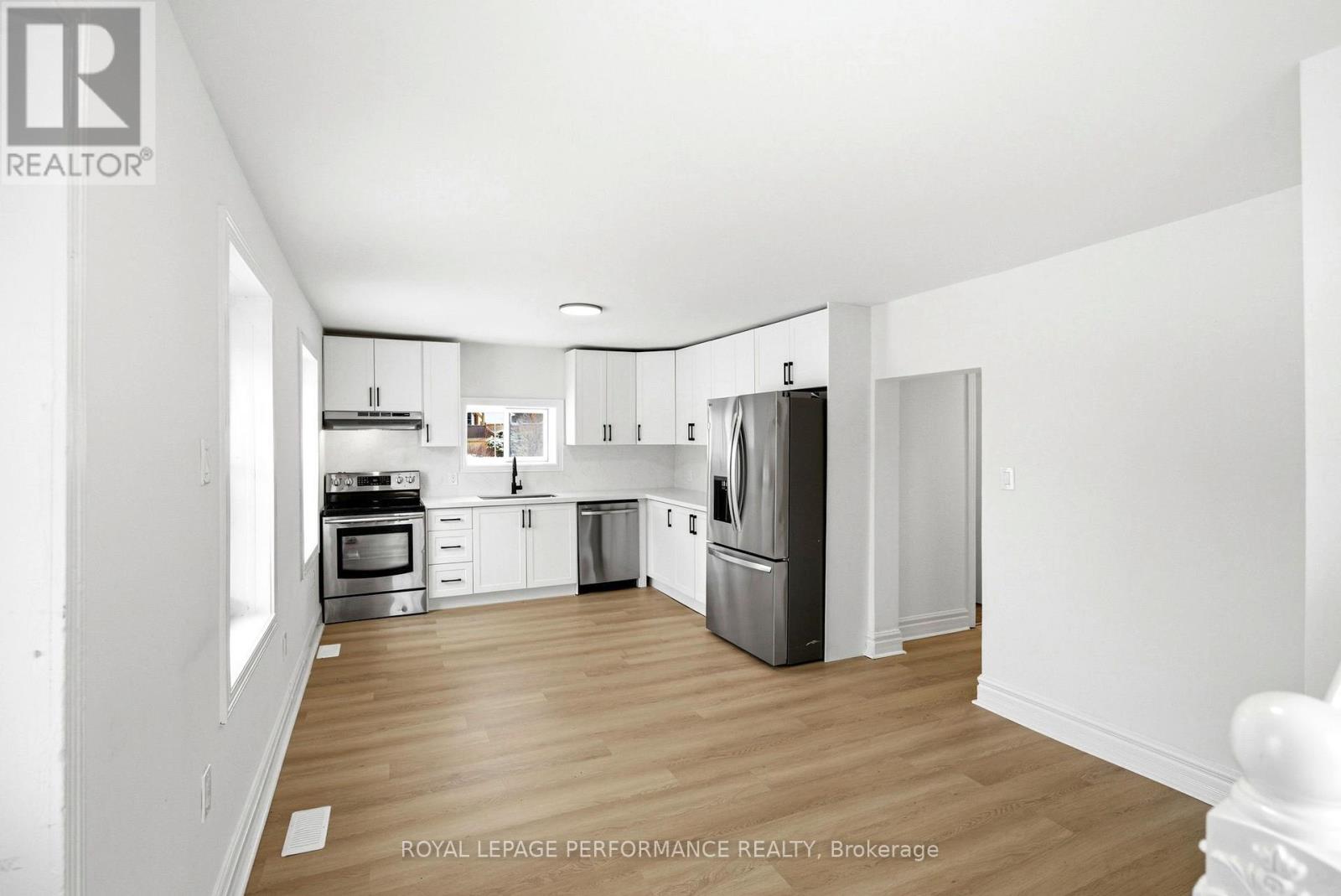 441 ADOLPHUS STREET - 6