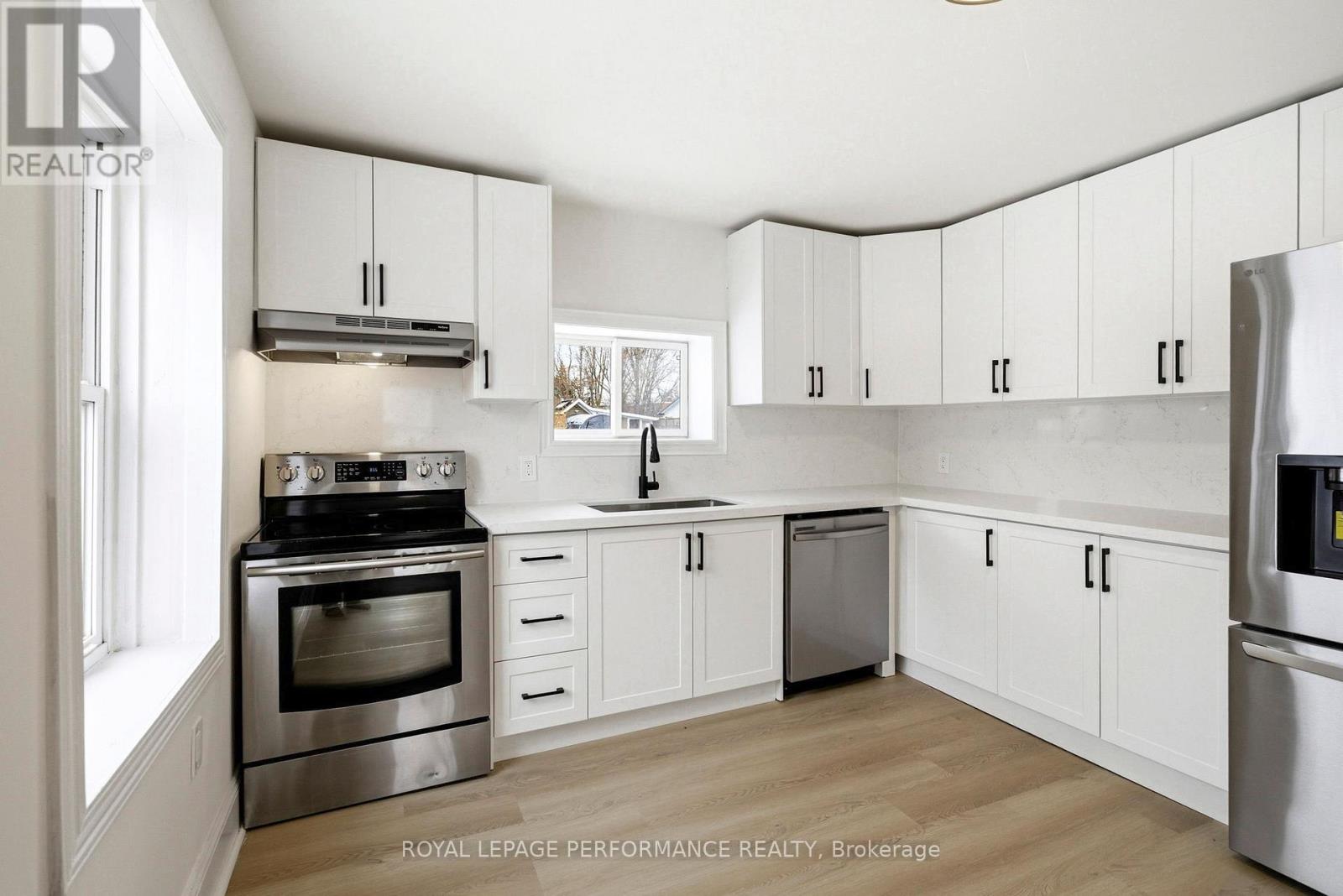 441 ADOLPHUS STREET - 8