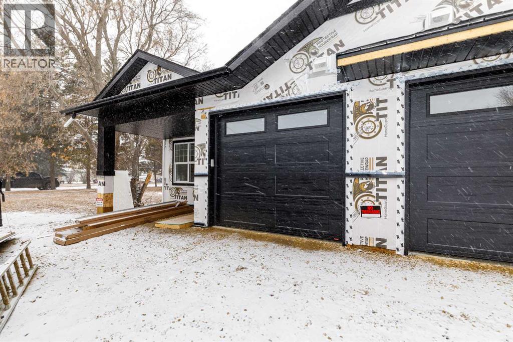 5463 55 Avenue, Lacombe