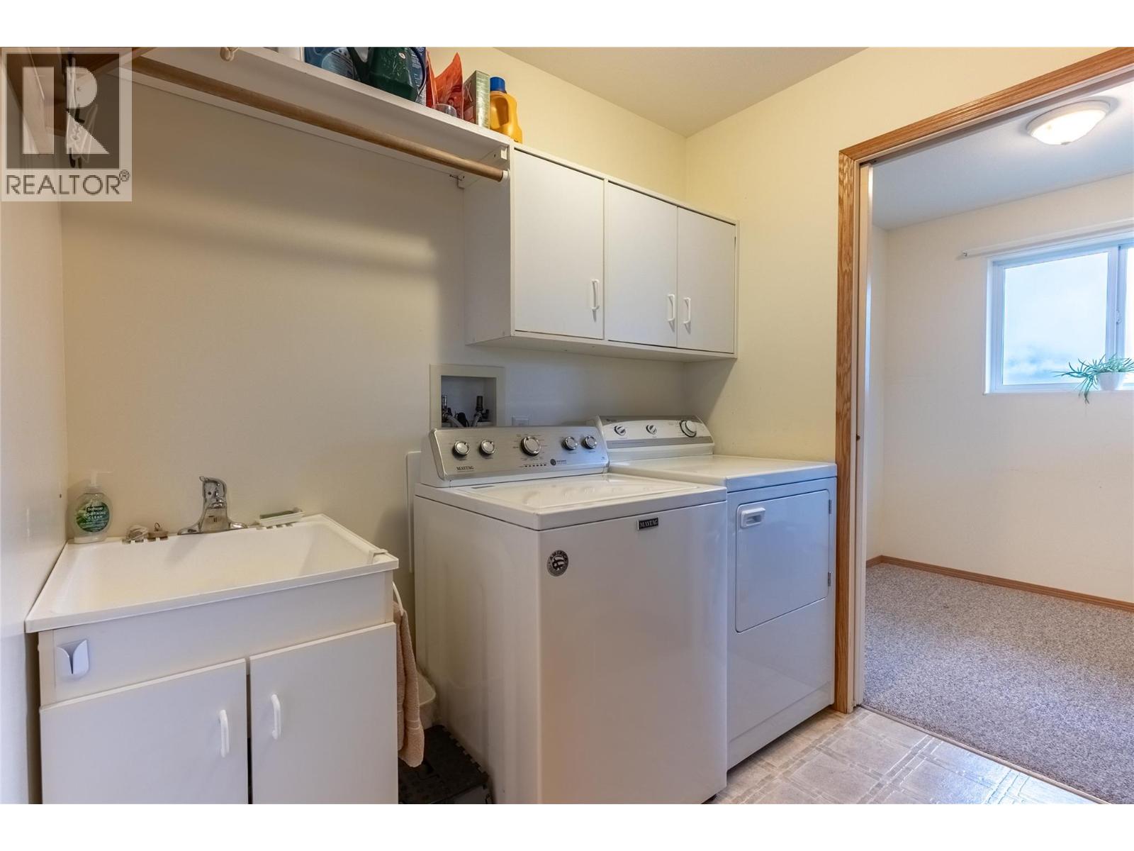 4066 AGATE BAY Road, Barriere