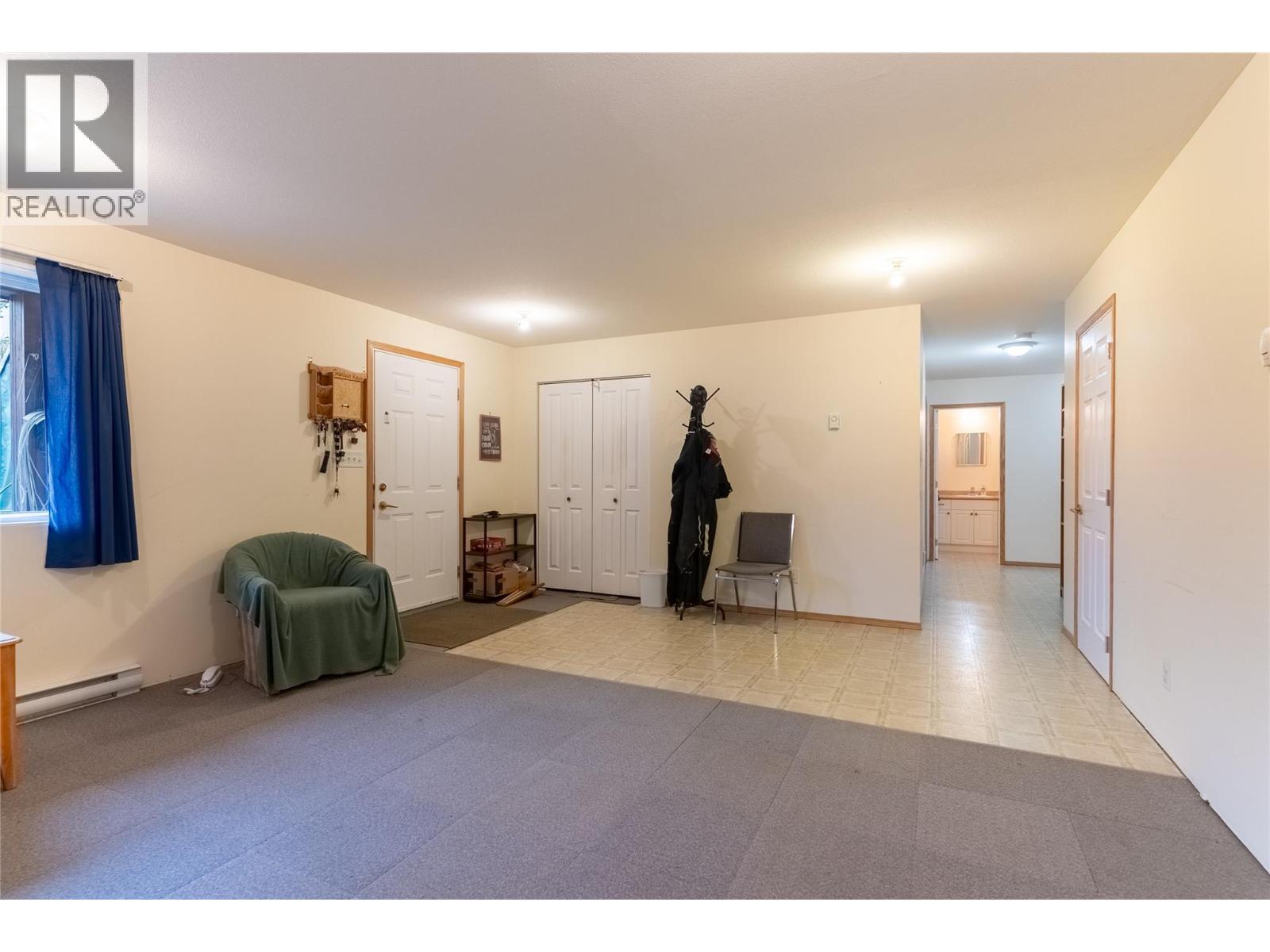 4066 AGATE BAY Road, Barriere