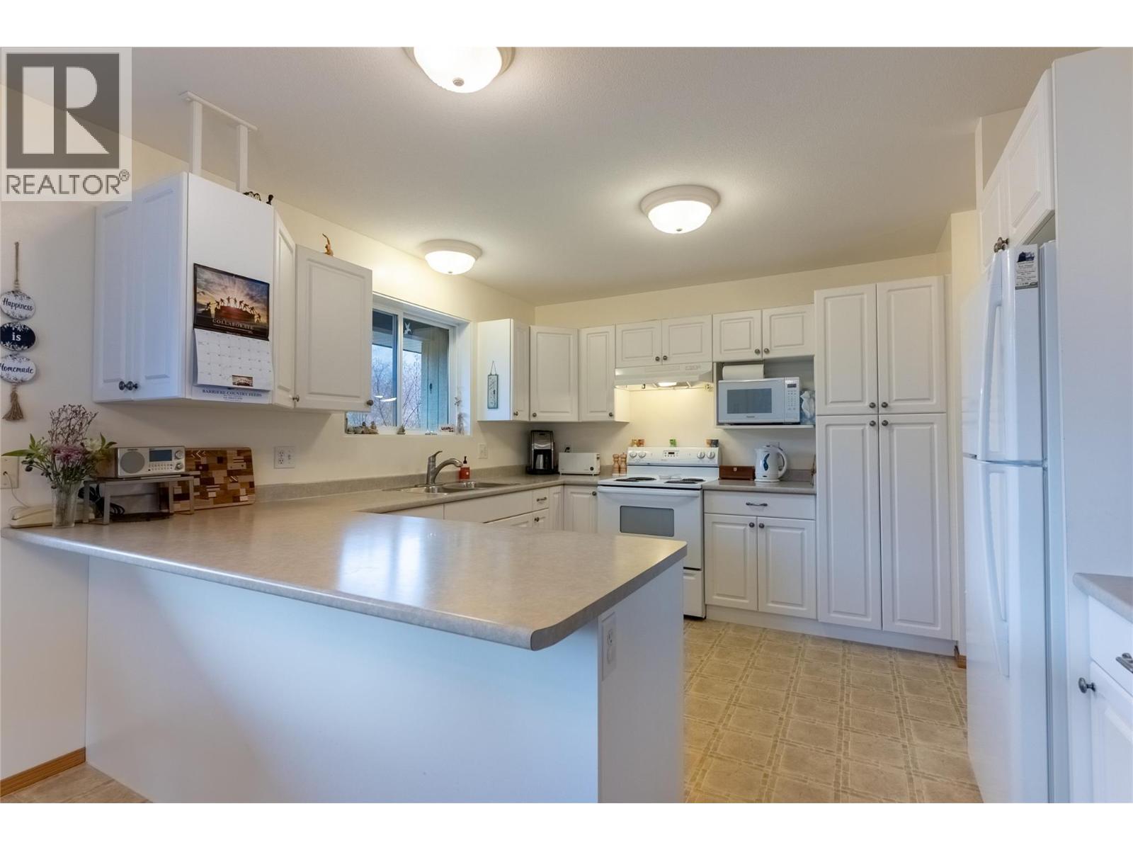 4066 AGATE BAY Road, Barriere