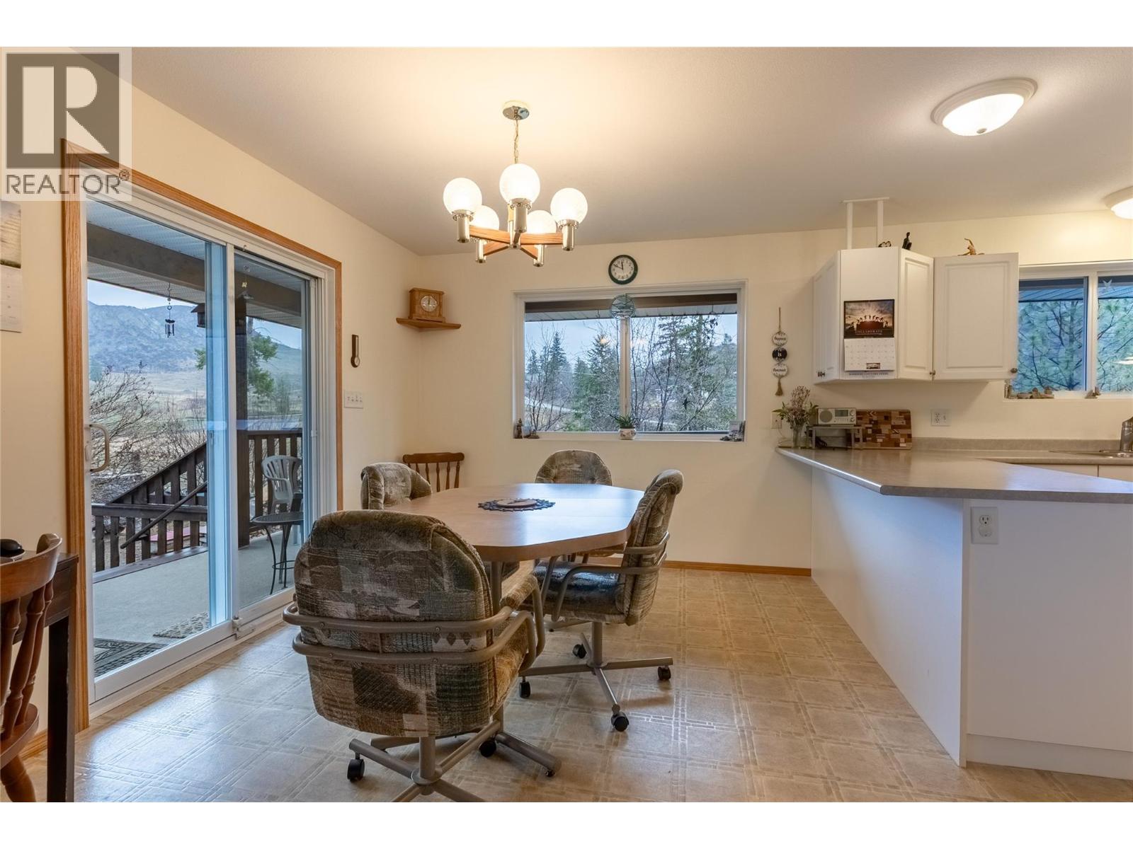 4066 AGATE BAY Road, Barriere