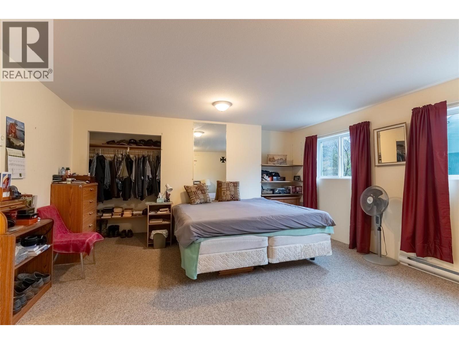 4066 AGATE BAY Road, Barriere