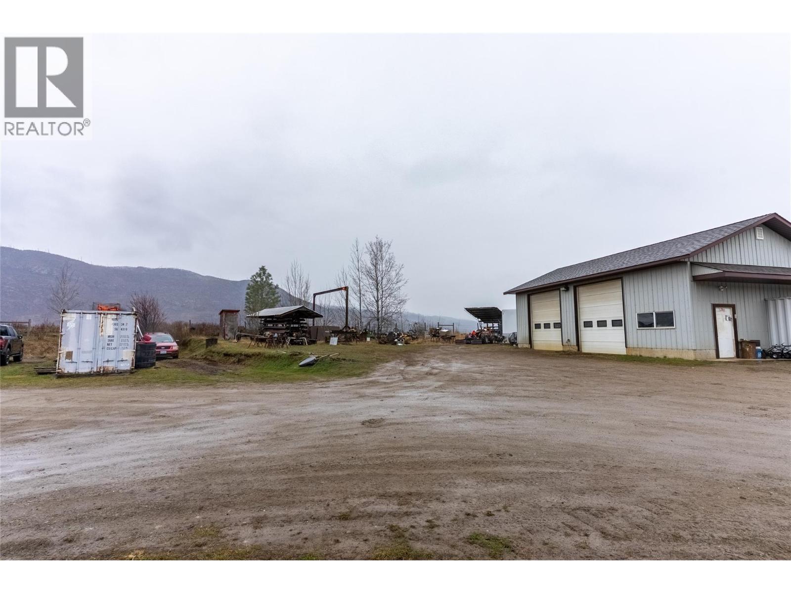 4066 AGATE BAY Road, Barriere