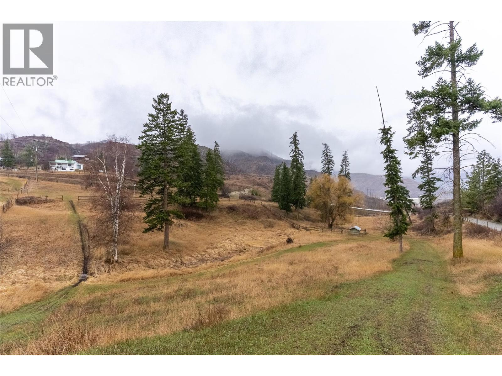 4066 AGATE BAY Road, Barriere