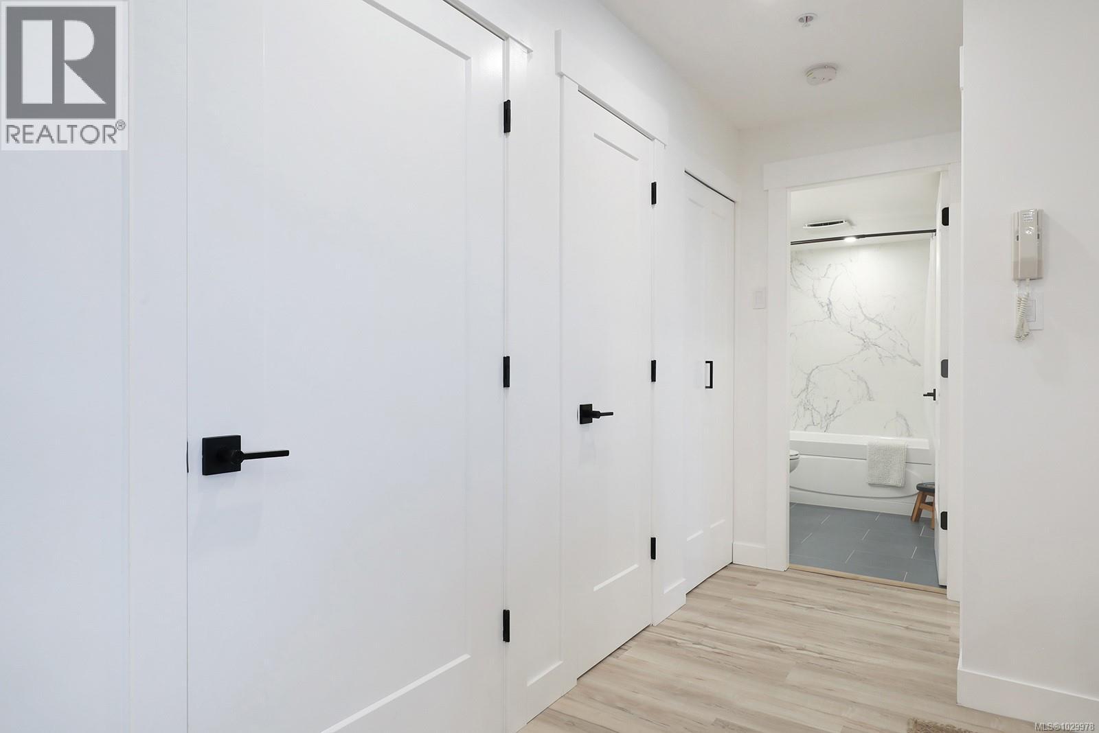 #212 1320 HENRY RD - 22