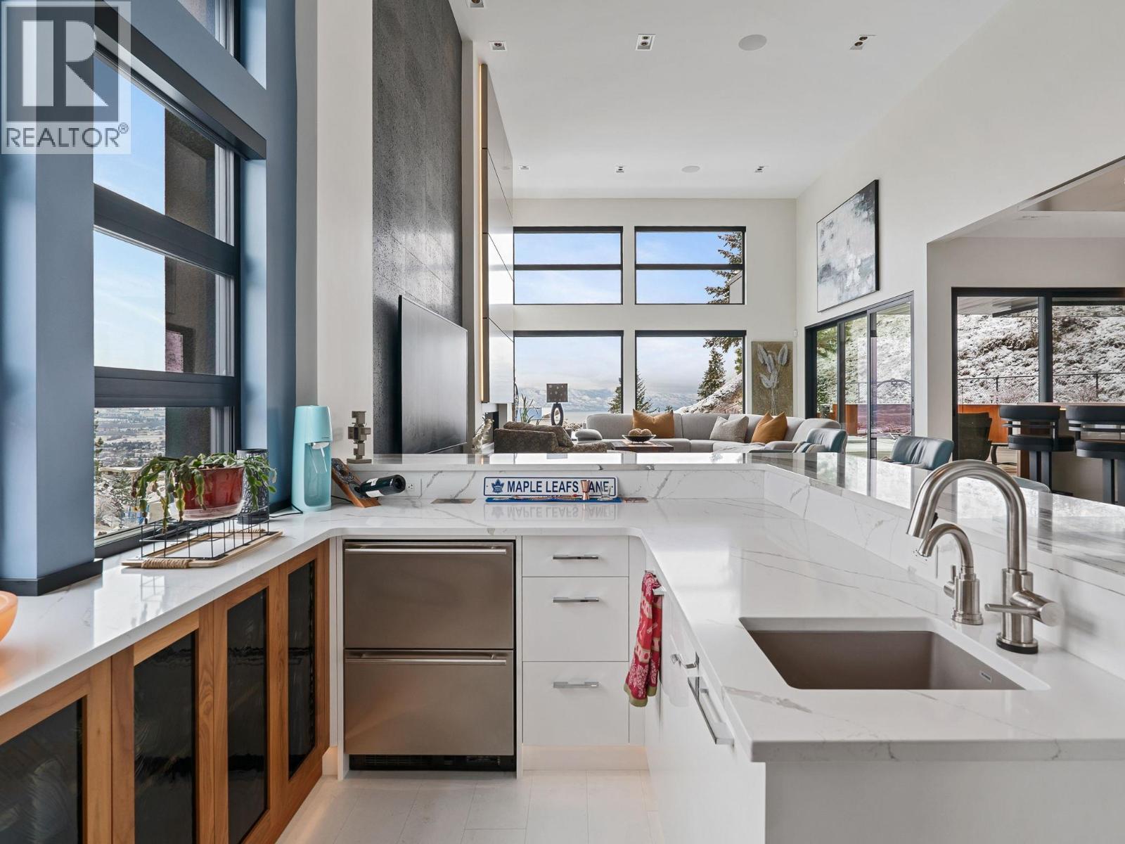  722 Highpointe Place, Kelowna