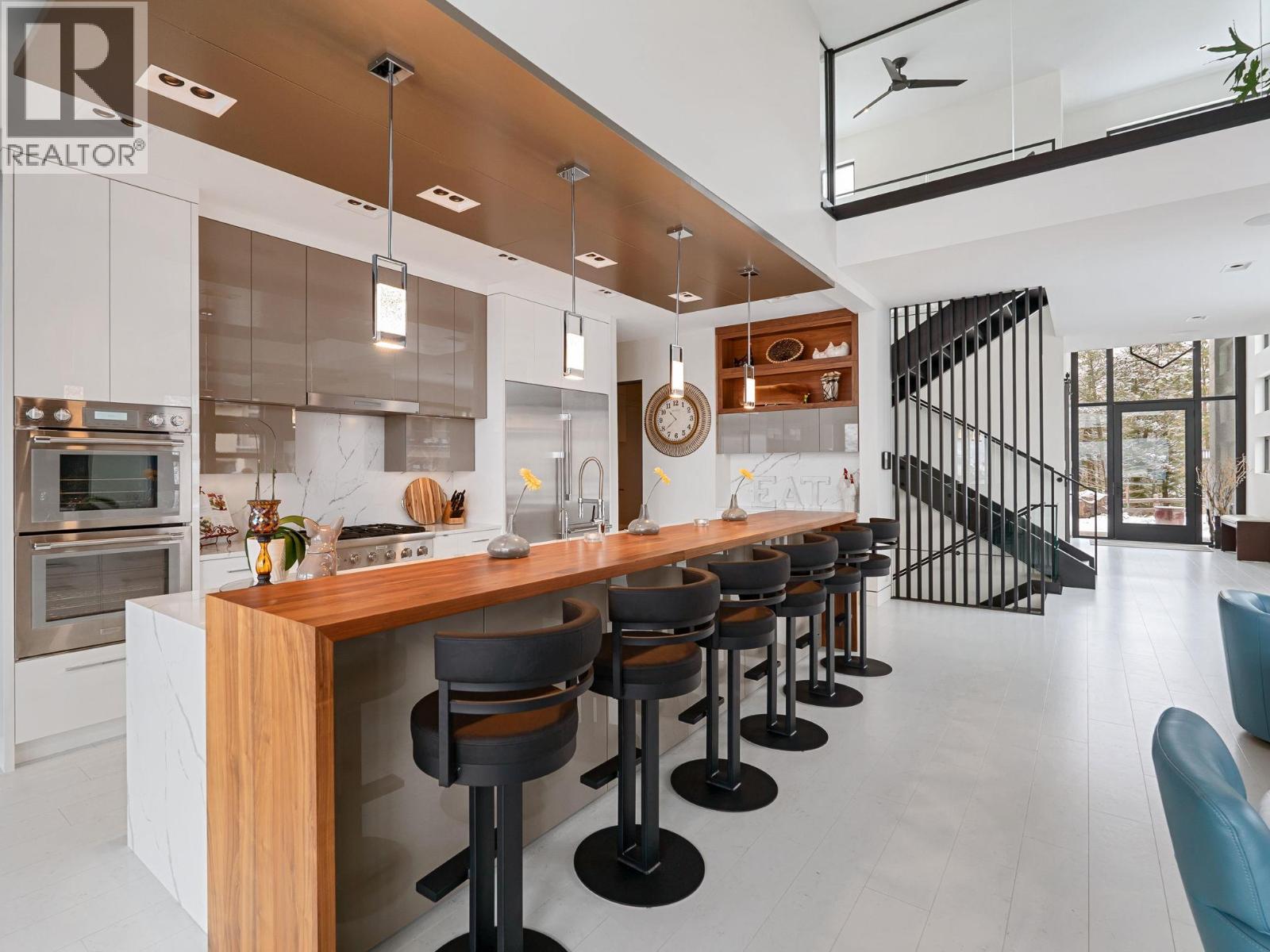  722 Highpointe Place, Kelowna