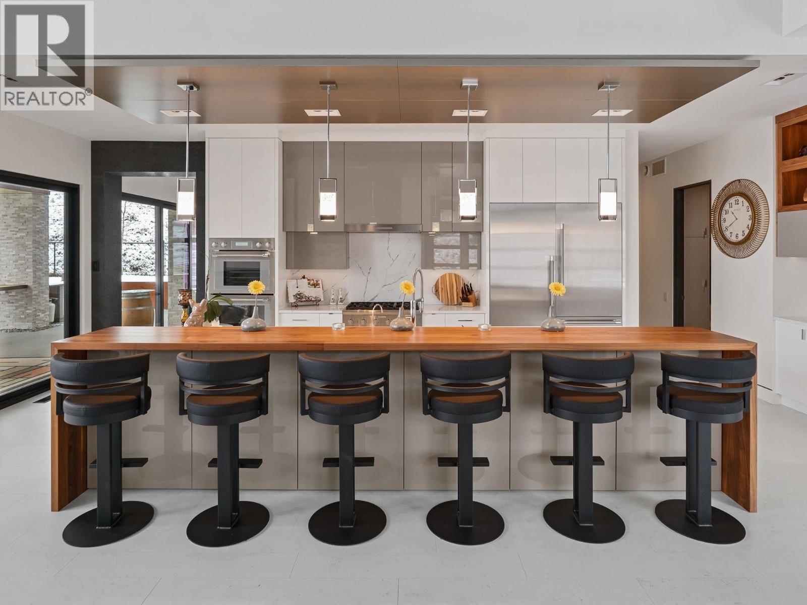  722 Highpointe Place, Kelowna