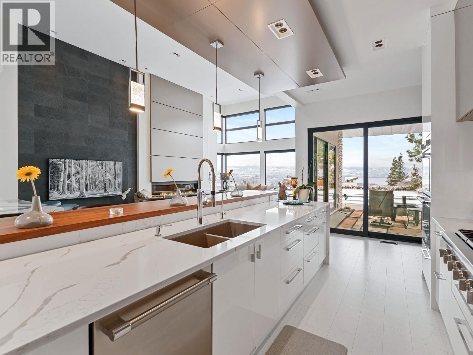  722 Highpointe Place, Kelowna