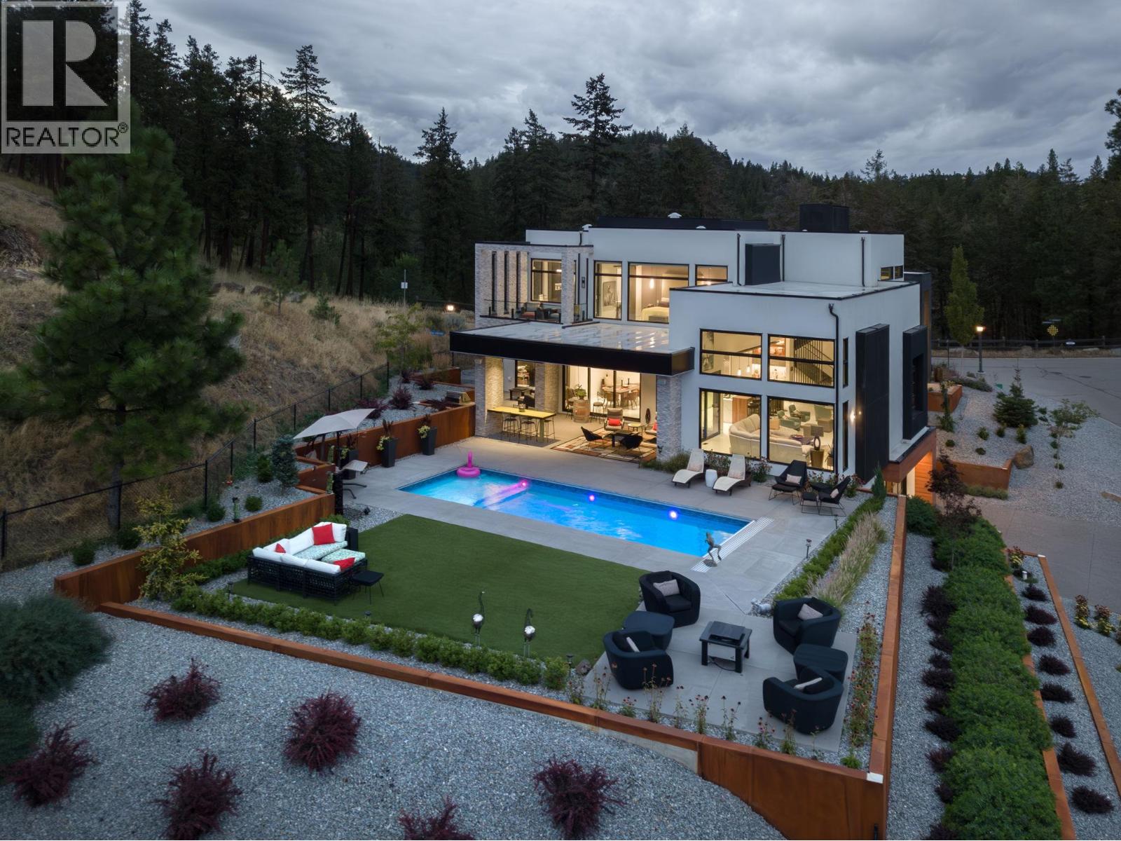  722 Highpointe Place, Kelowna