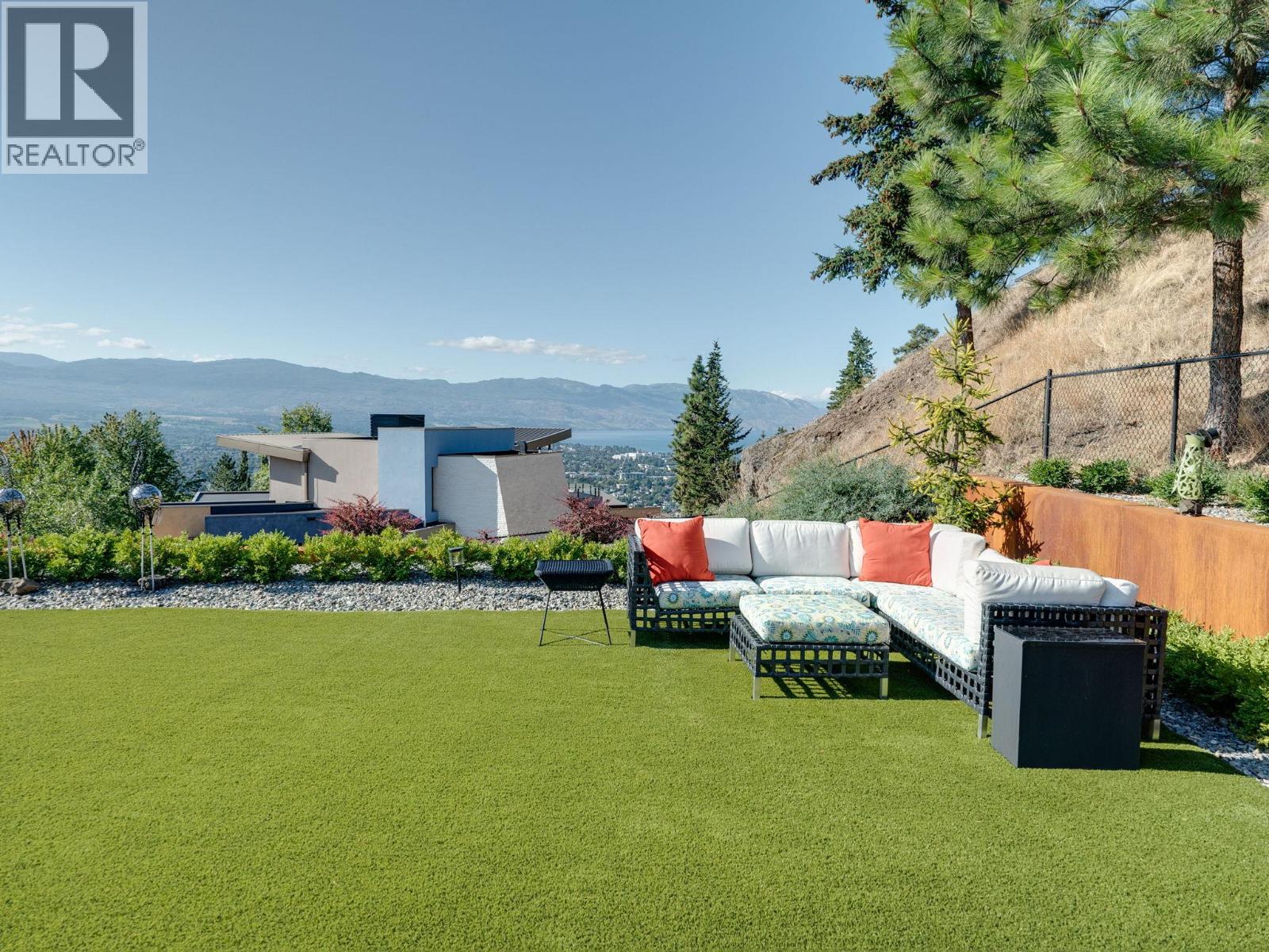  722 Highpointe Place, Kelowna
