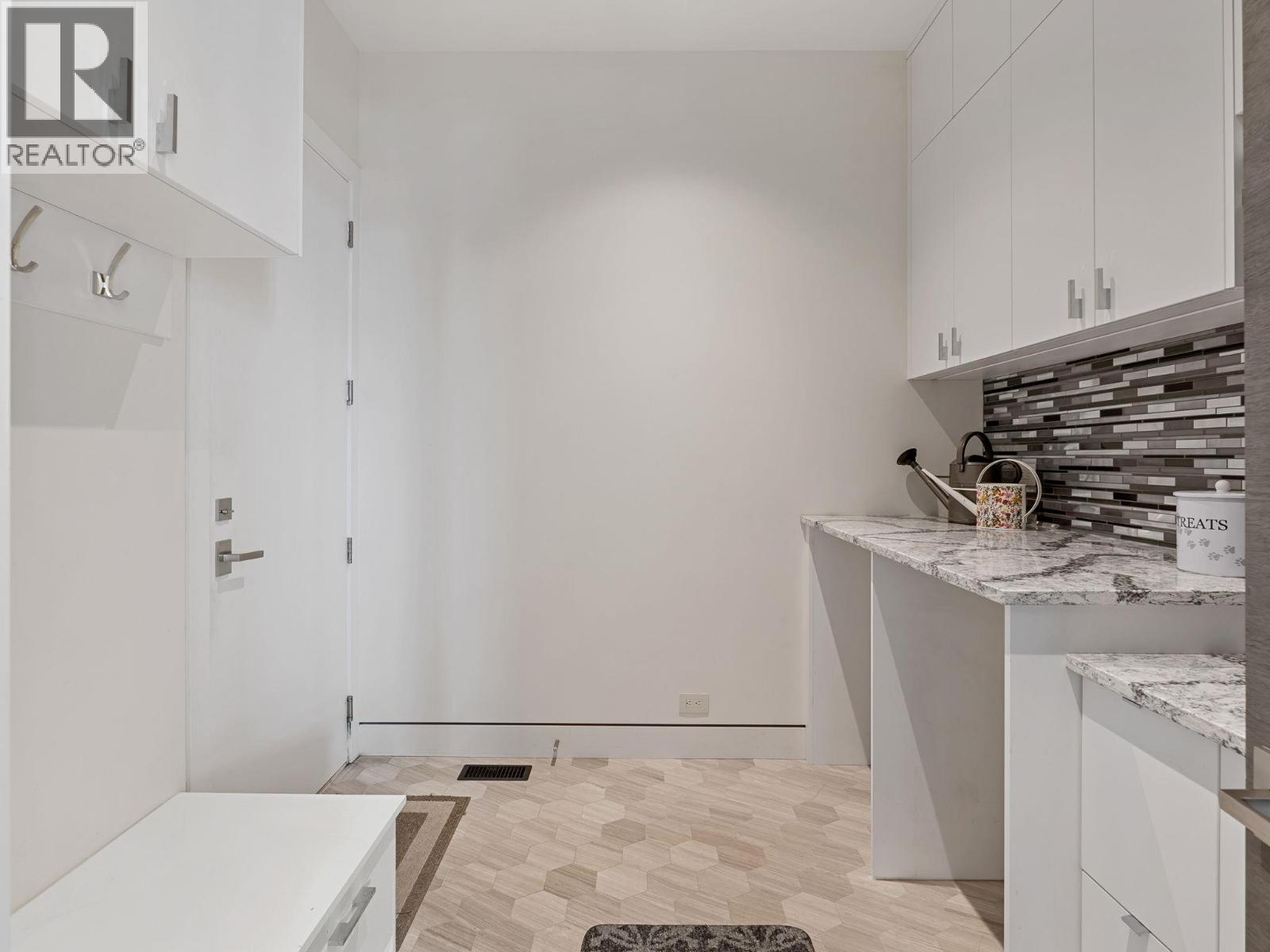  722 Highpointe Place, Kelowna