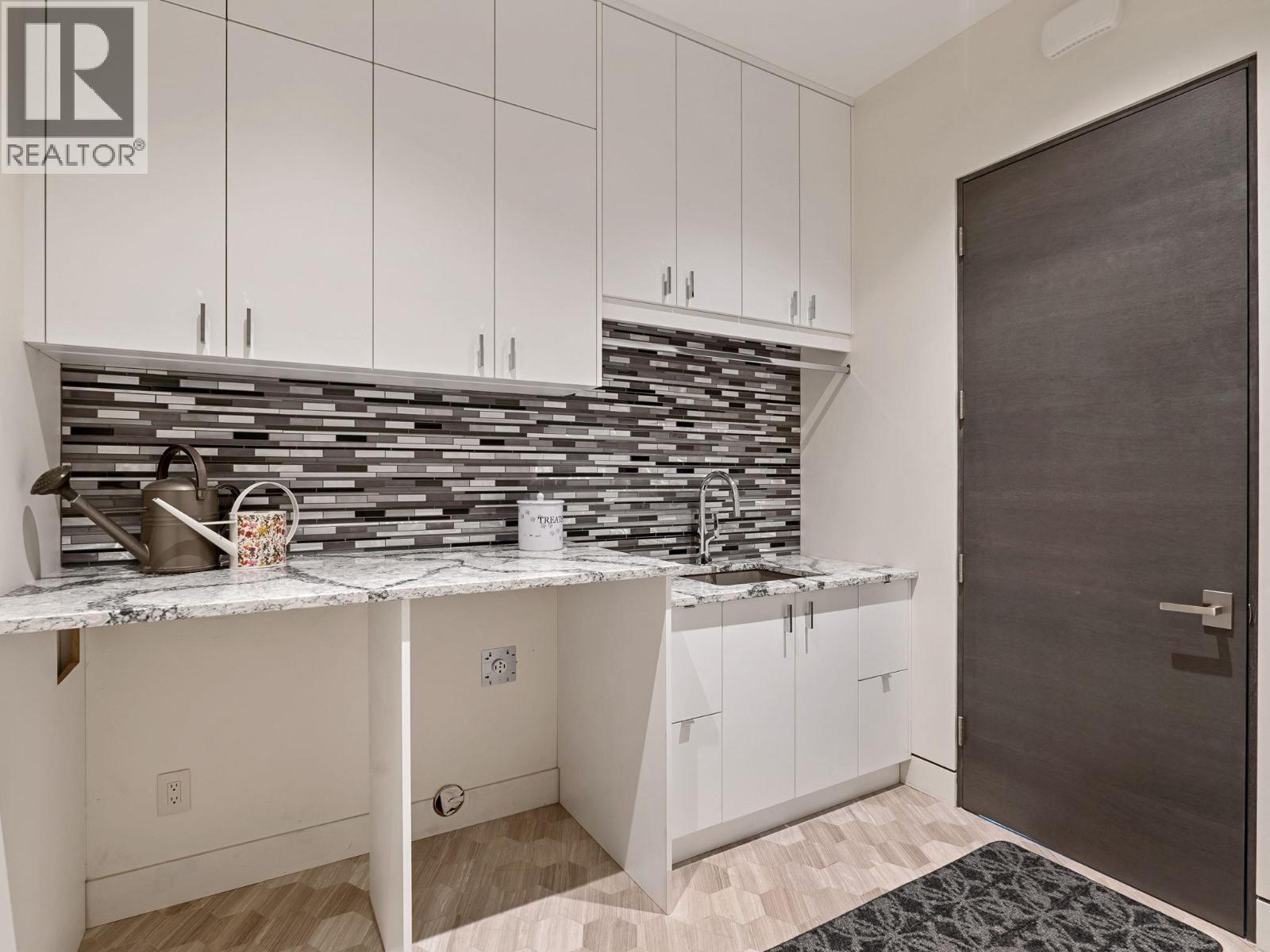  722 Highpointe Place, Kelowna