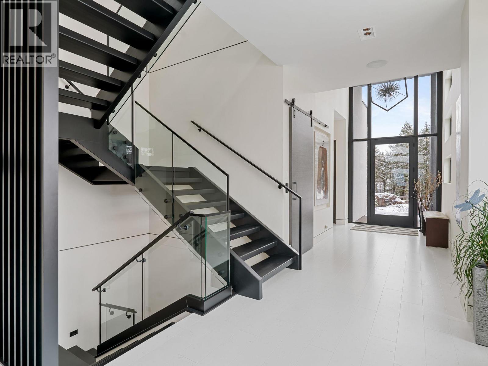  722 Highpointe Place, Kelowna