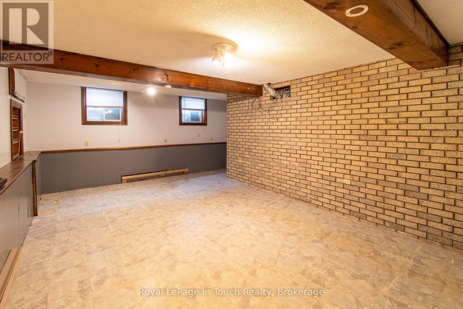 326 LAFONTAINE ROAD W - 37