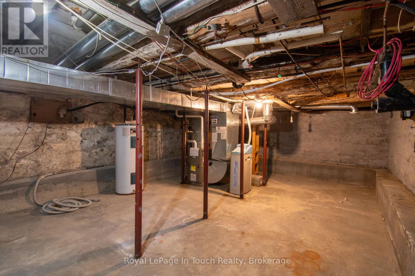 326 LAFONTAINE ROAD W - 38