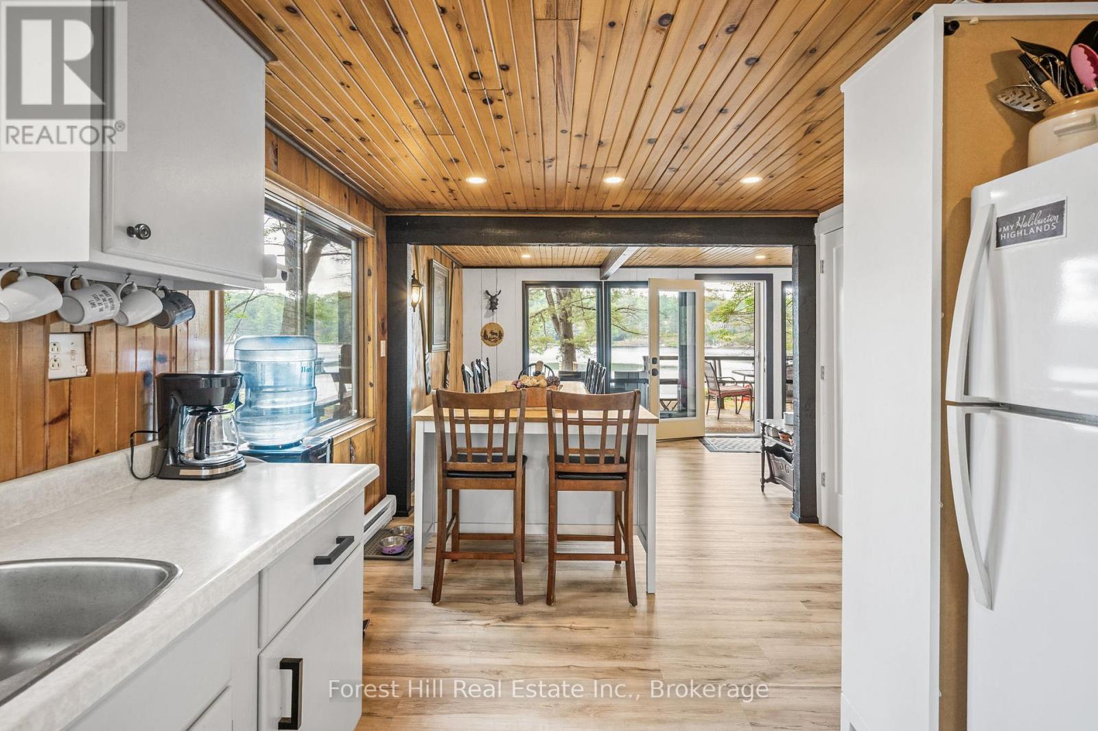 1099 BRACKEN TRAIL