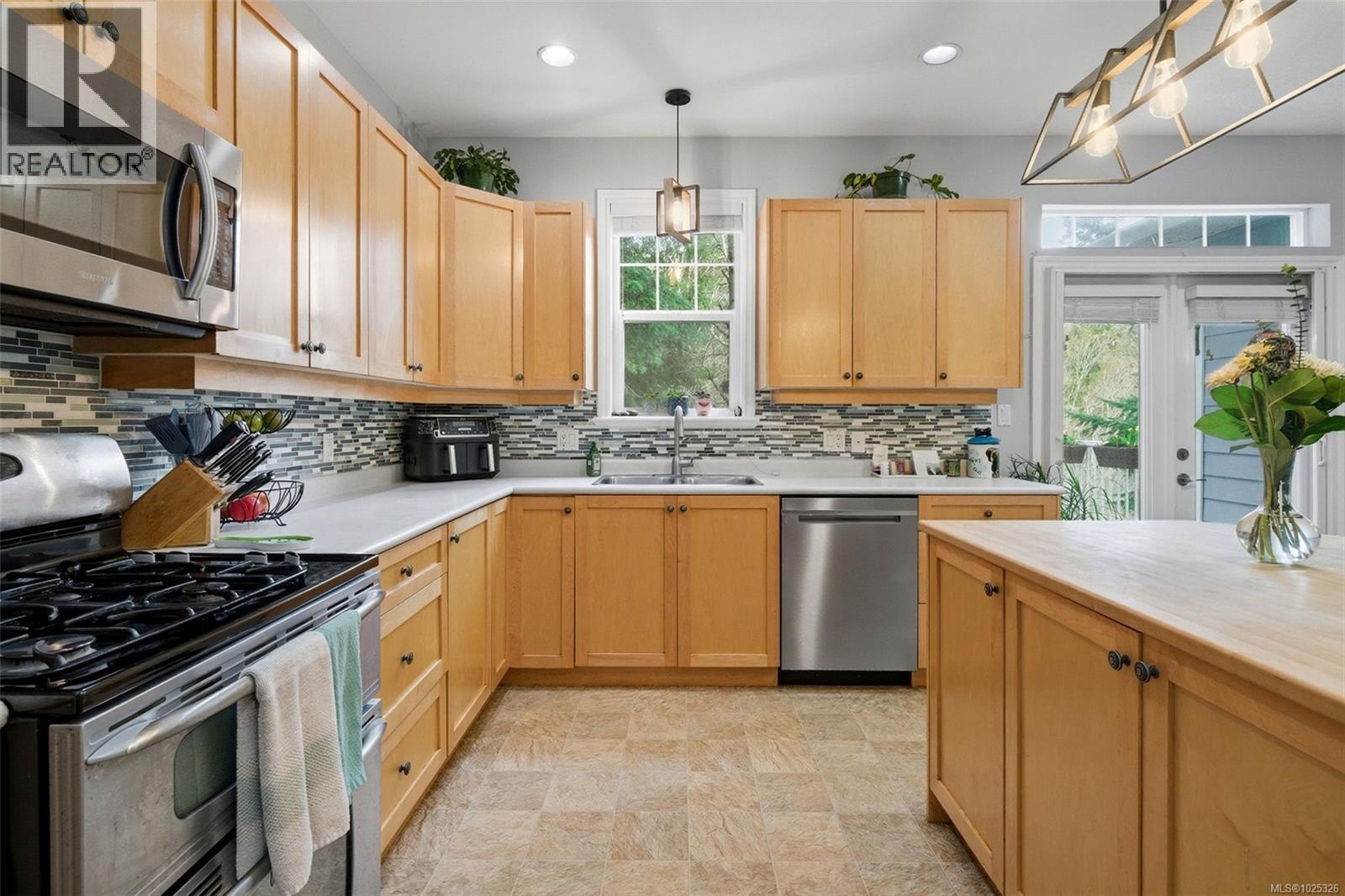 2440 DRIFTWOOD DR - 24