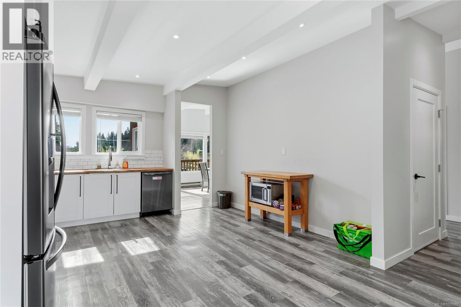 4010 Deerfield Rd - 4