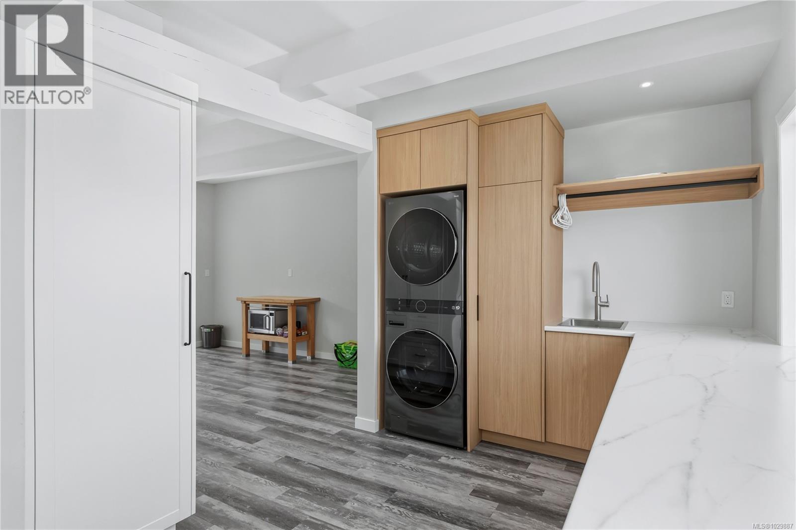 4010 Deerfield Rd - 5
