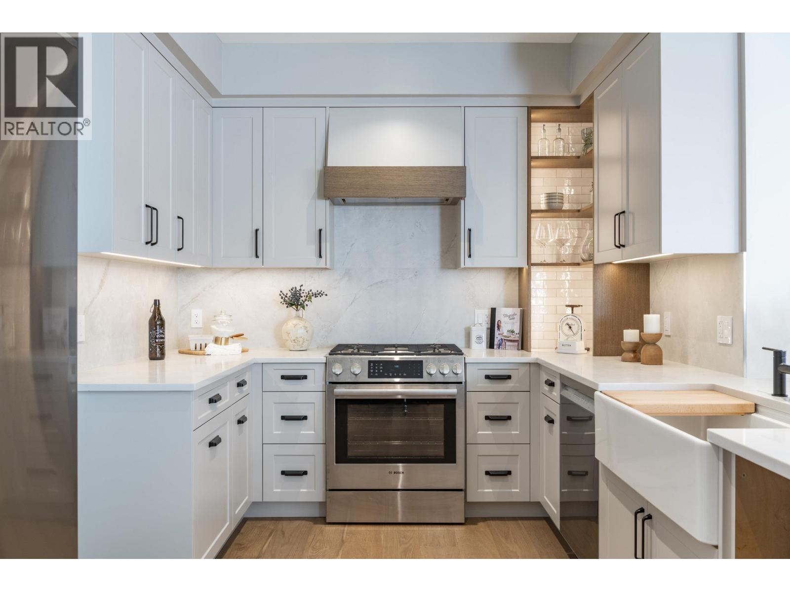 2 4569 ARTHUR DRIVE, Delta