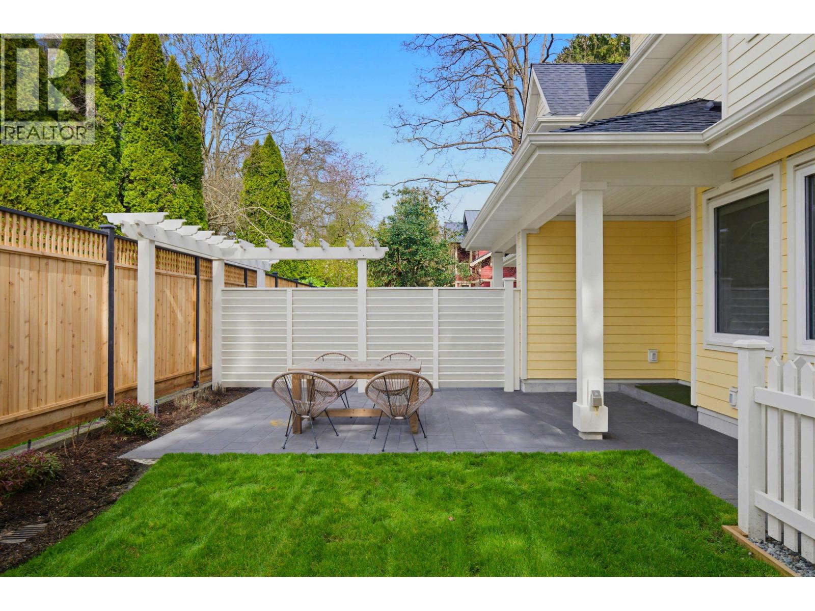 2 4569 ARTHUR DRIVE, Delta