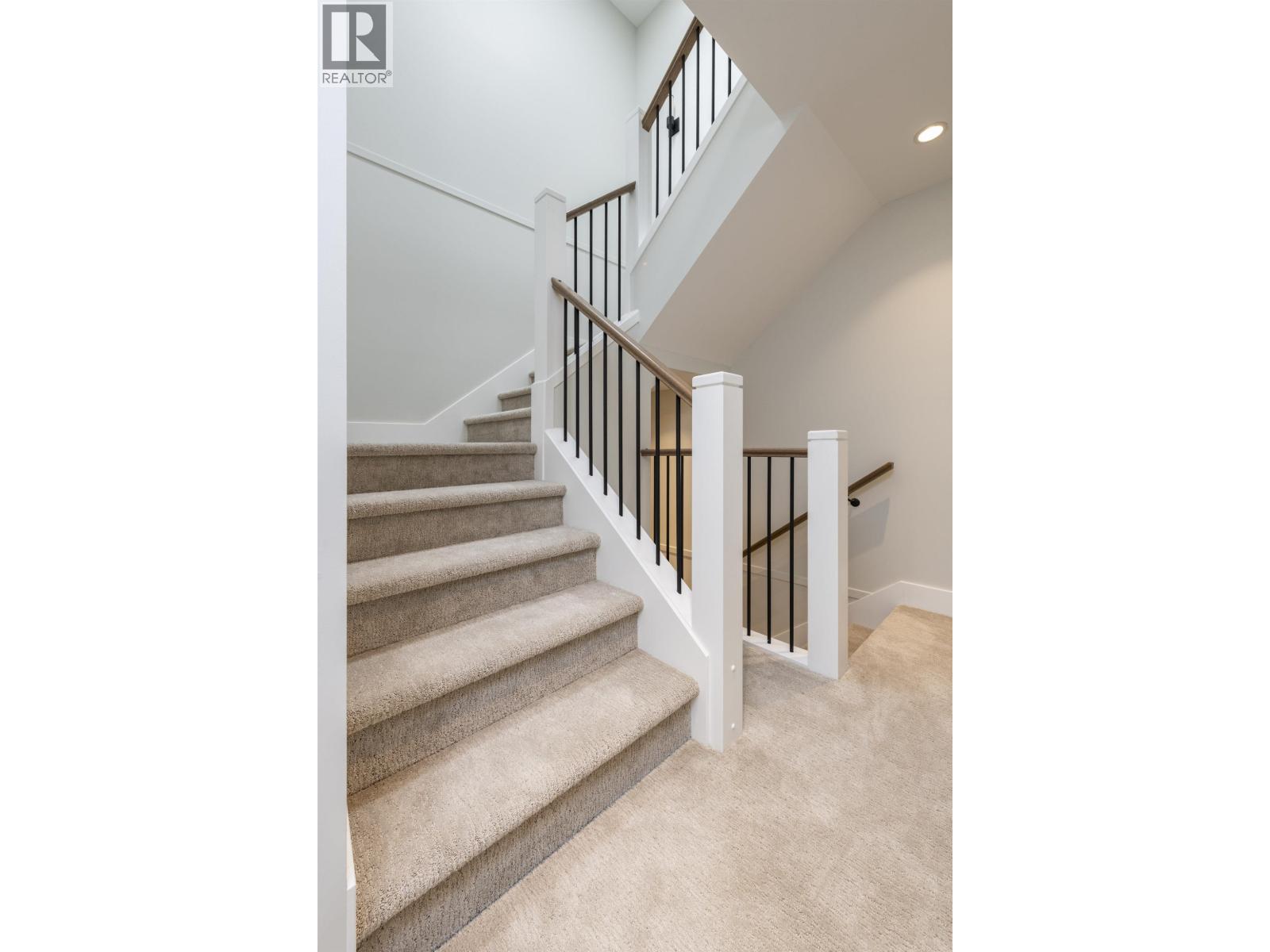 2 4569 ARTHUR DRIVE, Delta