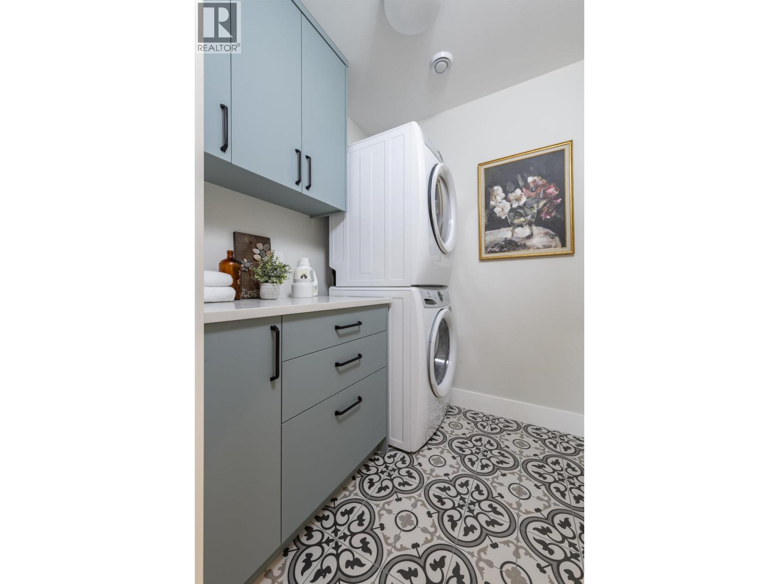 2 4569 ARTHUR DRIVE, Delta