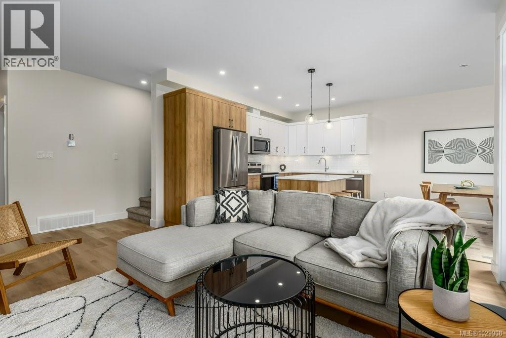 #205 2580 BROOKFIELD DR - Image 3