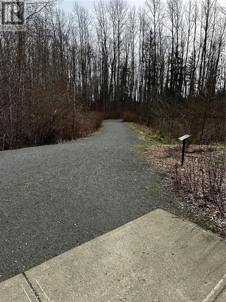 #203 2580 BROOKFIELD DR - 39