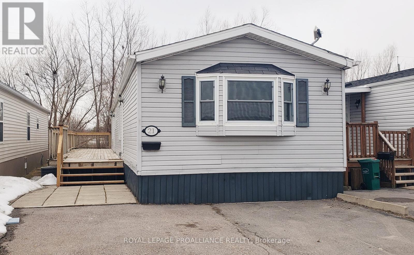 21 - 311 DUNDAS STREET E