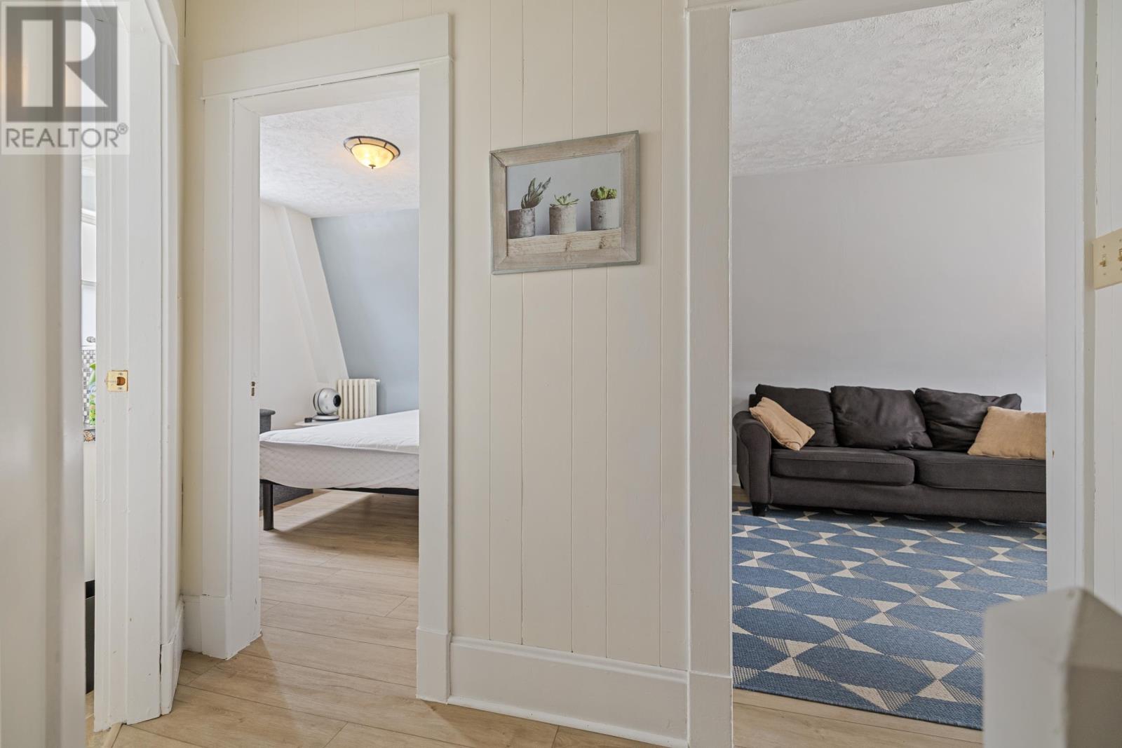 11 & 11A FELLING STREET - 23