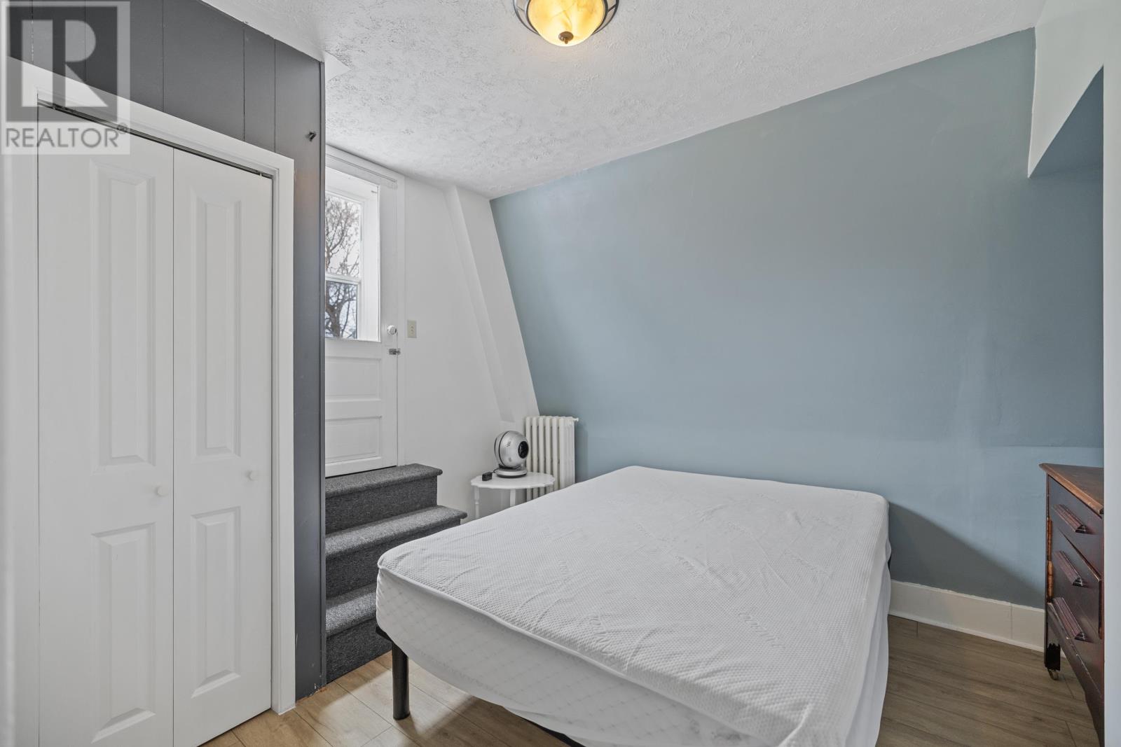 11 & 11A FELLING STREET - 32