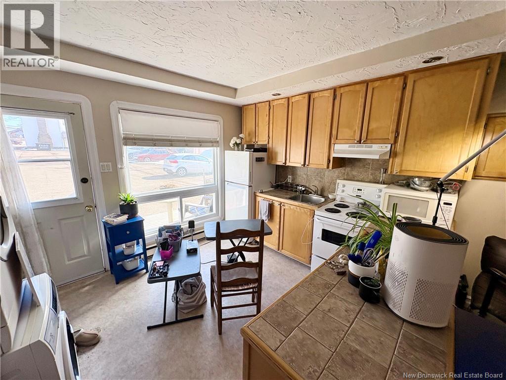 404 Main Street - 13