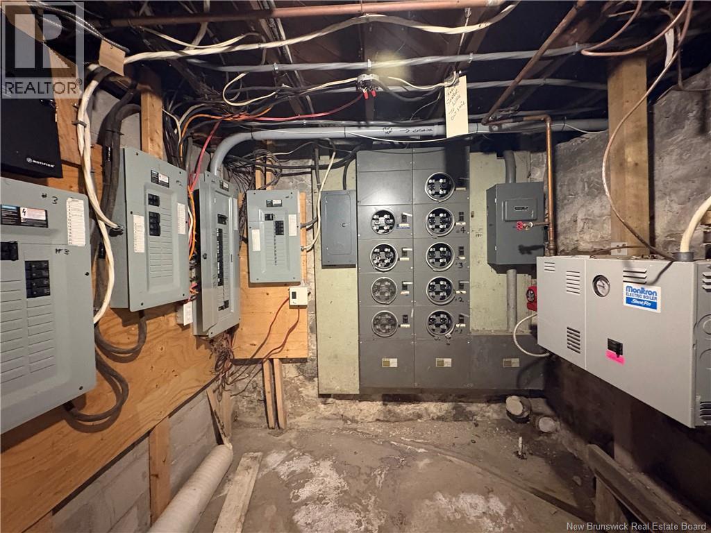 404 MAIN STREET - 10