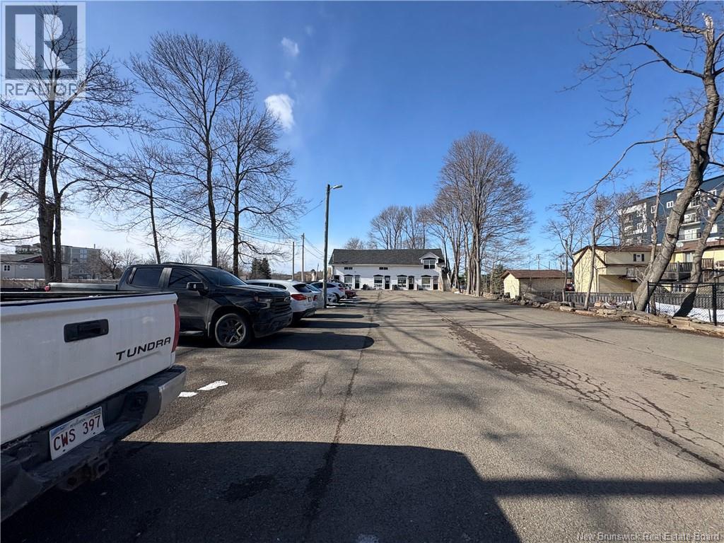 404 Main Street - 28