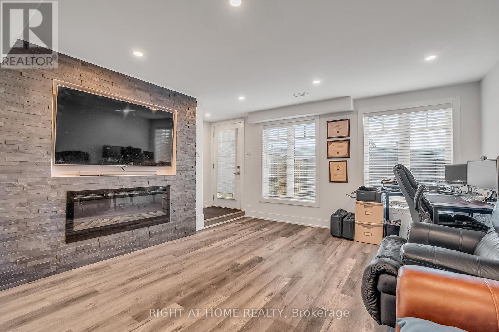 88 WINTERTON COURT N - 34
