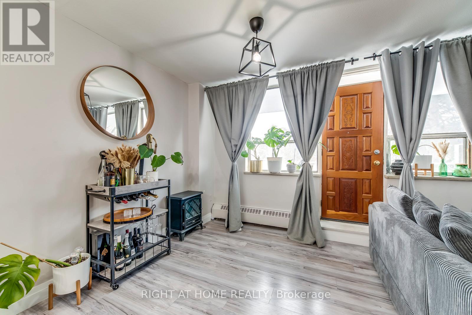#103 3460 KEELE STREET - 17