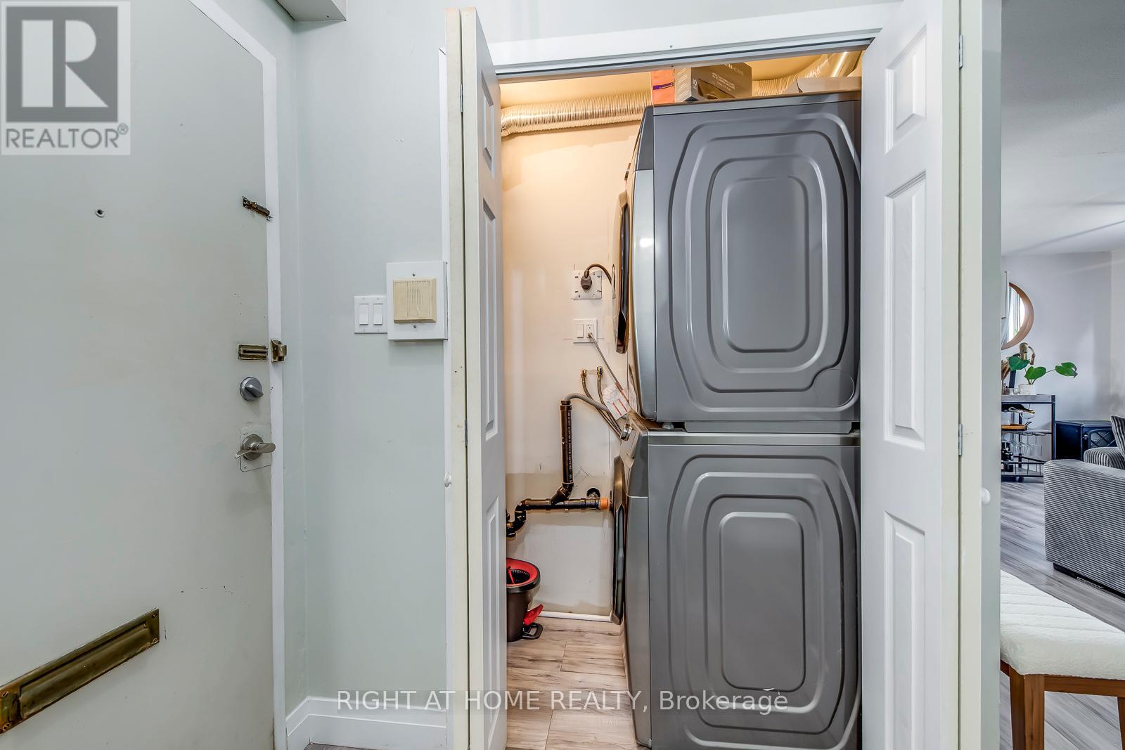 #103 3460 KEELE STREET - 24