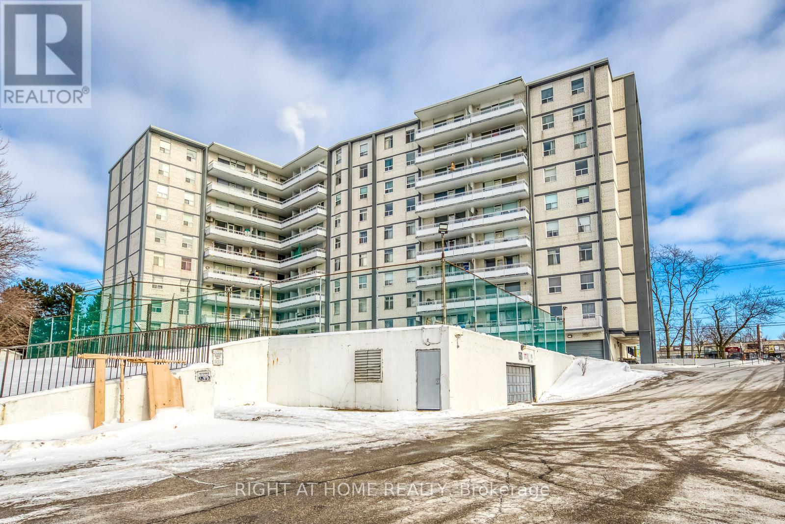 #103 3460 KEELE STREET - 30